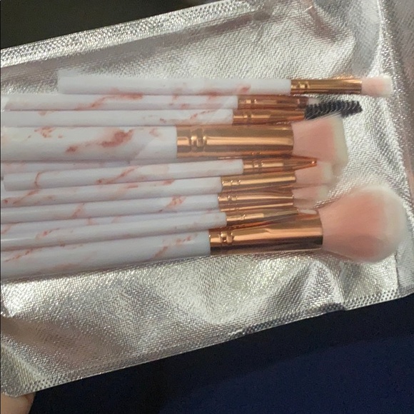 NEW 15Pcs Makeup Brushes Tool Set Cosmetic… - Picture 3 of 3